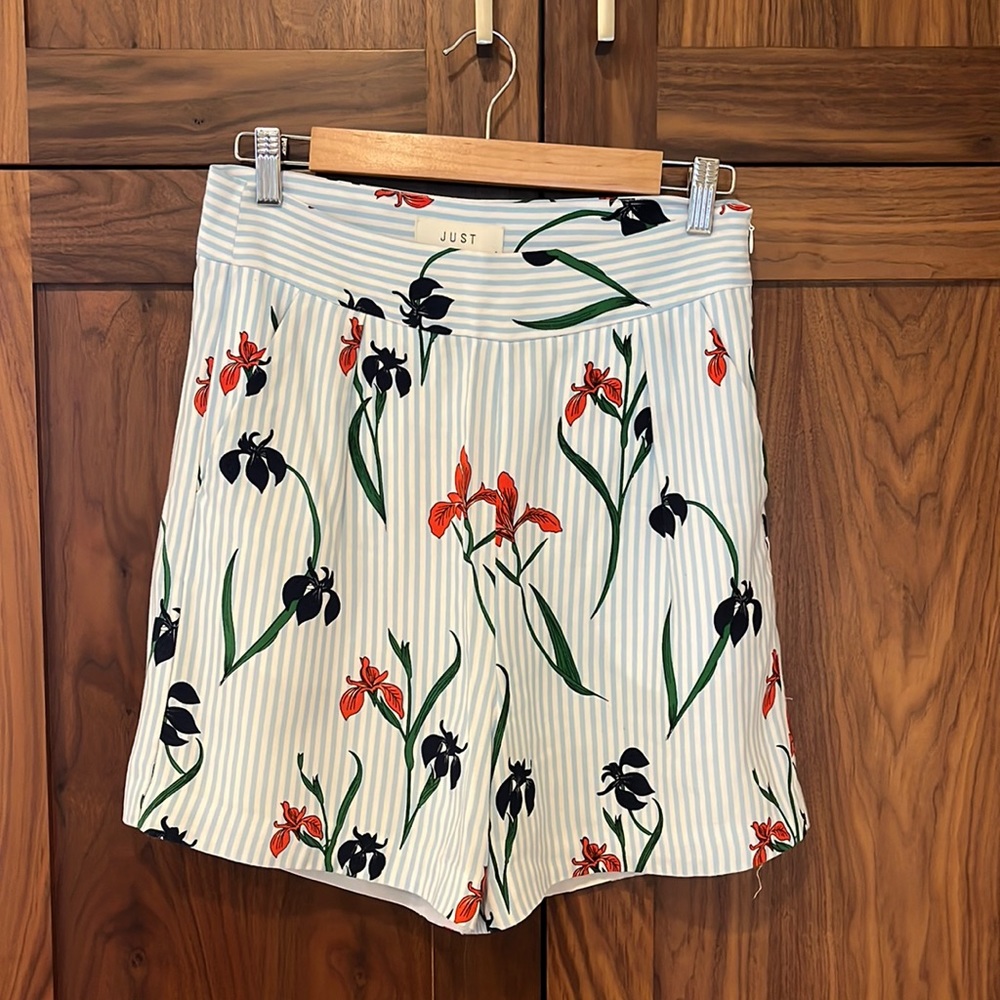 Just brand high rise flowered short